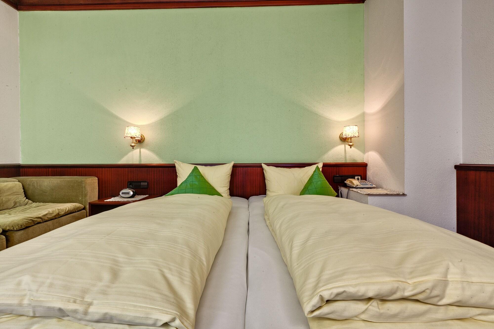 Hotel Lamm Remshalden Bagian luar foto