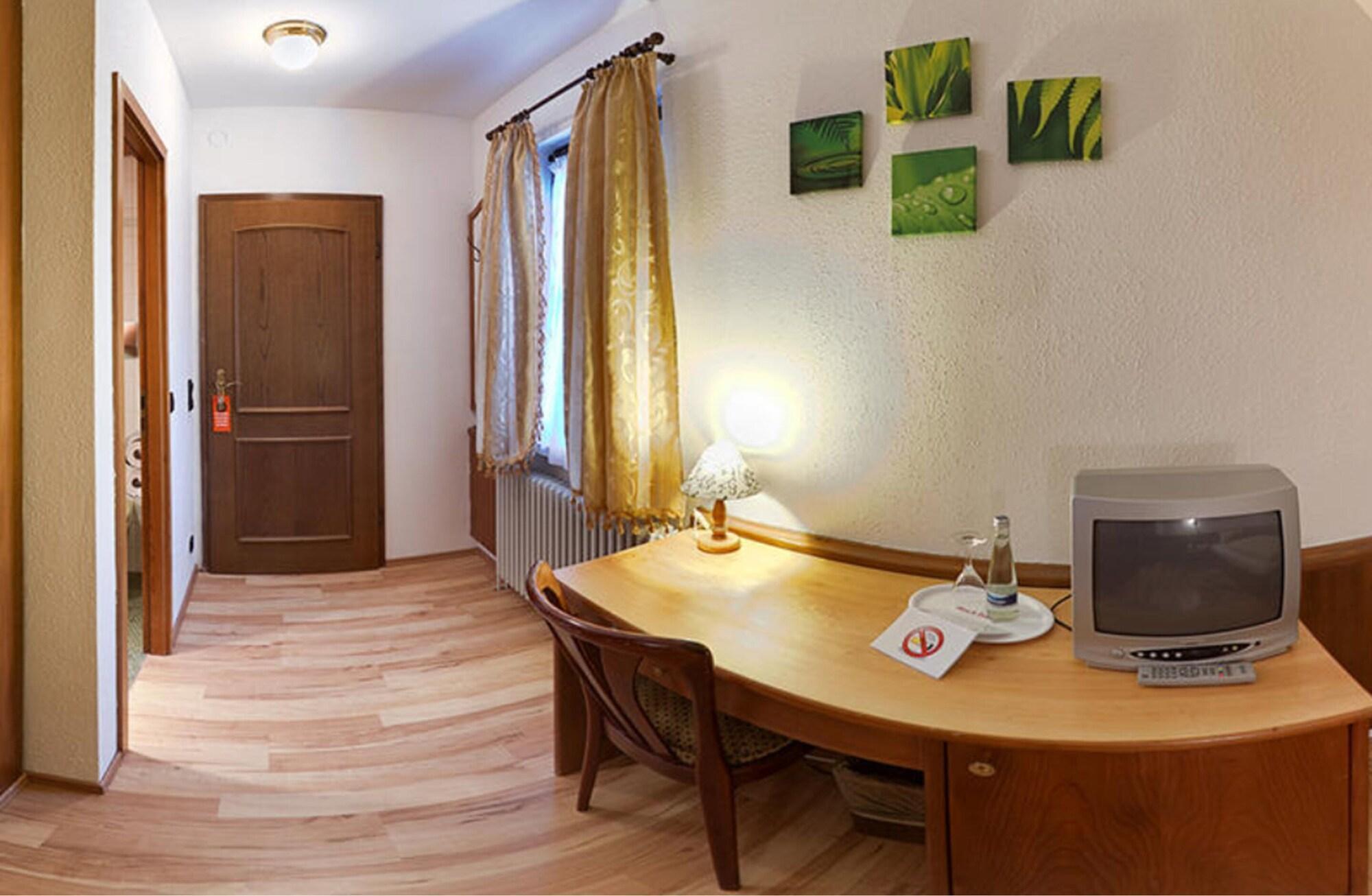 Hotel Lamm Remshalden Bagian luar foto