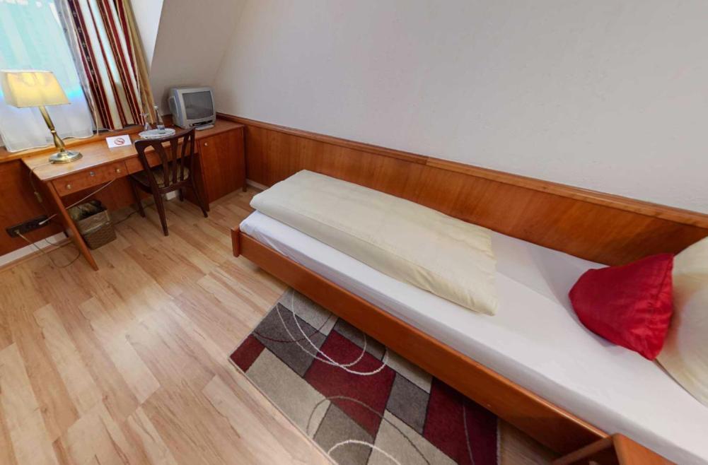 Hotel Lamm Remshalden Ruang foto