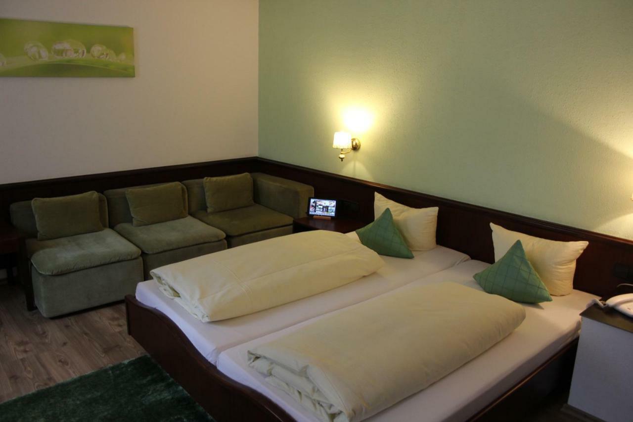 Hotel Lamm Remshalden Bagian luar foto